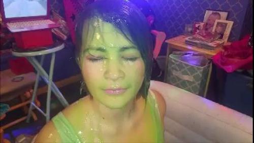 sexy-girl-gets-slimed_5.jpg